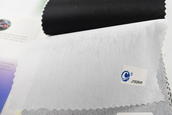 Tissu d'interface non tissé à liaison chimique brodé destiné aux motifs de broderie durables