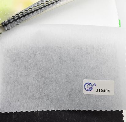 Tissu non tissé pour les vêtements à broderie 100% polyester